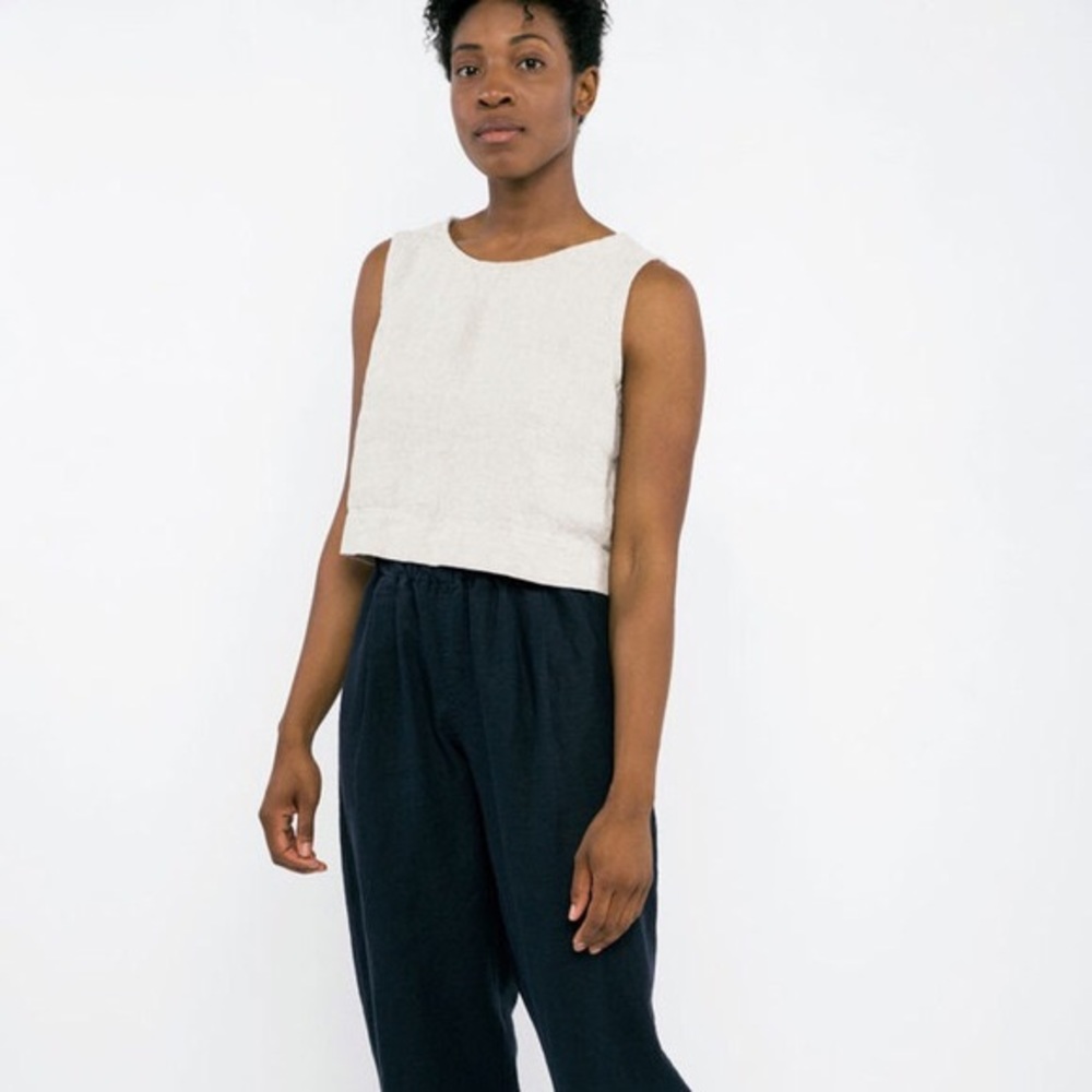 Elizabeth Suzann Petra Crop in Flax